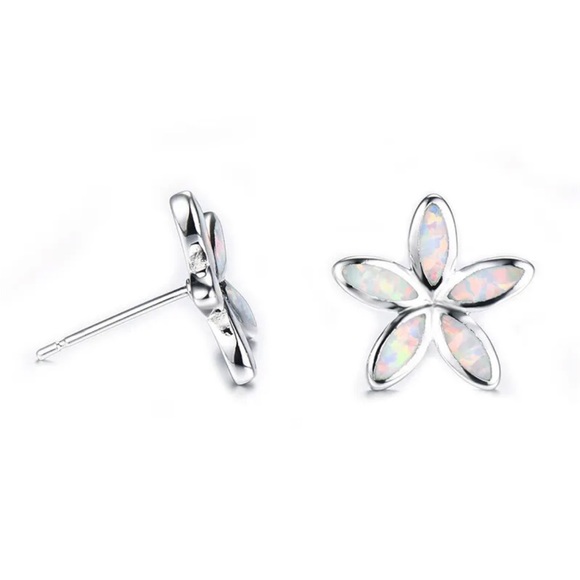 💖 Sparkly Floral Stud Earrings NEW - Picture 3 of 5